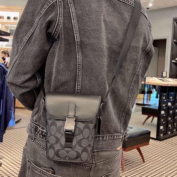 Coach Track Small Flap Crossbody In Signature Canvas NWT - Picture 2 of 8